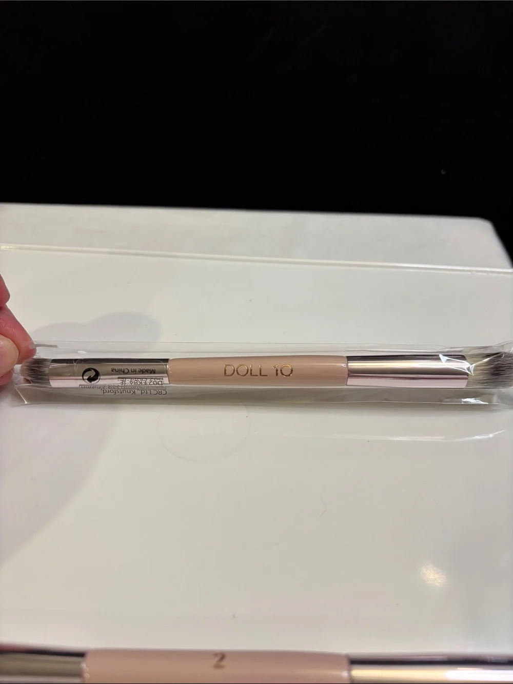 DOLL 10 Dual-Ended Concealer No.2 brush